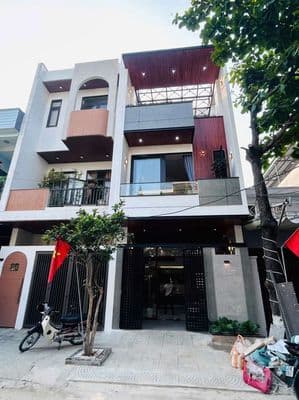 Chào bán nhà 3 tầng Mặt tiền Hòa Minh. giá 8ty350tl