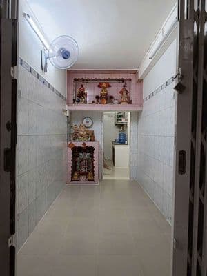 nhà sạch sẻ 2 lầu 2 phòng ngủ