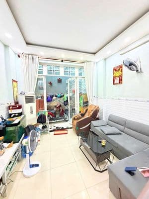 Trần thái tông p15-tân bình hxh gần chợ dt.4*11 .4tầng 4pn,chỉ 4.7 tỷ