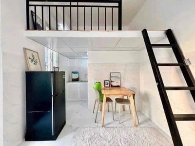 Trống sẵn ở ngay phòng duxlep gần đại học công thương sẵn máy lạnh