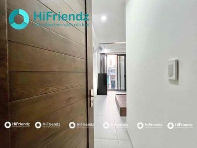 Studio ban công nhỏ gọn full nội thất ngay công viên làng hoa