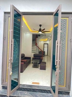 em chính chủ cần cho thuê nhà ở Thị Trấn quang Minh đồ đạc đã có sẵn