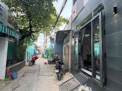 Chính Chủ Cần Bán Nhà Mới 1 Trệt 1 Lầu Hẻm 67 Hùng Vương, Ninh kiều