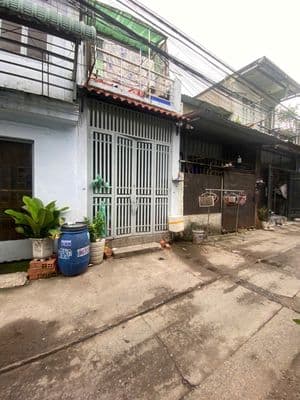 Gần cây xăng Nguyễn Thị Tú-Nhà 1 lầu (2pn-2tolet) Hẻm 1 sẹc / ngắn