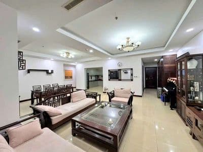 Cho thuê căn 181m ở Royal City
