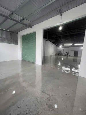 Cho thuê kho 360m2 18tr - có văn phòng - điện 3pha - đường lớn