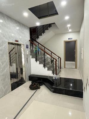 Cho thuê nhà nguyên căn mặt tiền 6 tầng đường nguyễn văn linh
