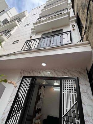 cho thuê nhà nguyên căn phố Nguyễn khoái 30/47m2 x5T full nội thât