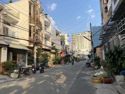 Nhà Thuê 8x20m.Cấp 4.Hẻm 10m Lê Thúc Hoạch.Gía:20tr