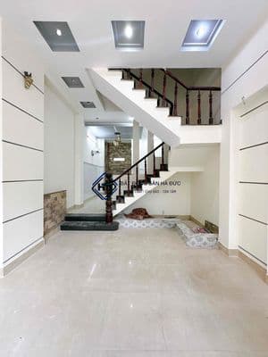 Nhà 3 lầu mặt tiền Lê Thị Riêng mới đẹp gần trung tâm