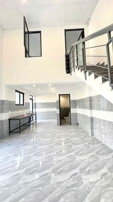 Cho thuê nhà nguyên căn 1 phòng ngủ 1 gác có sân rộng đườngtự phước