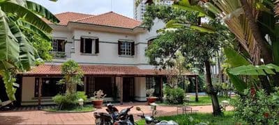 Cho thuê biệt thự sân vườn - 3 tầng + sân thượng – 300m² – tân bình