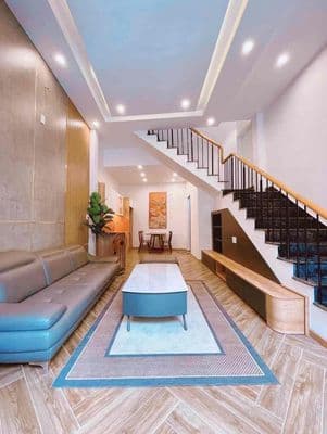 3tầng kiệt lê độ gần đường