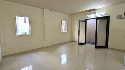 Nhà cho thuê 2 tầng, 42m2 sàn, 2VS, cách Hồ Tây 400m, cách chợ 200m