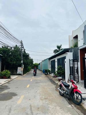 cần bán nhà sổ riêng thổ cư
