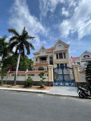 Cho thuê biệt thự 2mt thảo điền dtsd 700m2