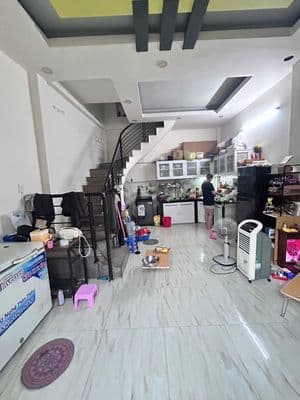 Hưng Phú P9 Q8 gần cầu Nguyễn Tri Phương 2PN nhà trống ở liền