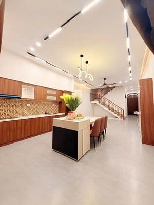 Bán nhà 2 tầng 2 mê đúc đường 5,5m KIỀU PHỤNG - HÒA XUÂN - Hướng Đông