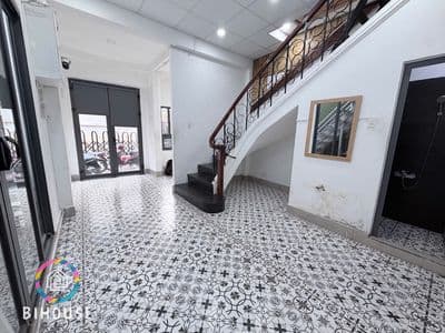 MBKD ở hẻm khu Phan Xích Long rộng 60m2, hợp làm Spa, nail