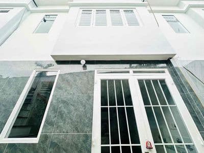 nhà xây mới đã hoàn công 5.căn đường T.15 gần ngã tư vườn lài