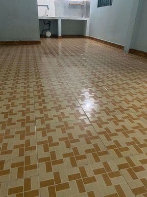 nhà ở dt 4 x 8 trống suốt