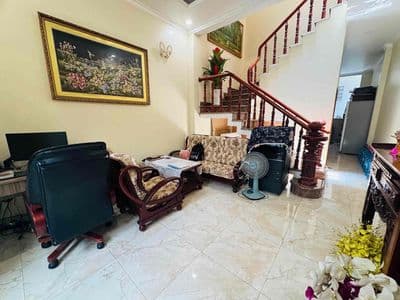 Sát mặt tiền phạm văn bạch p.tân sơn-3 tầng-dt 4.5mx15m-khu vip