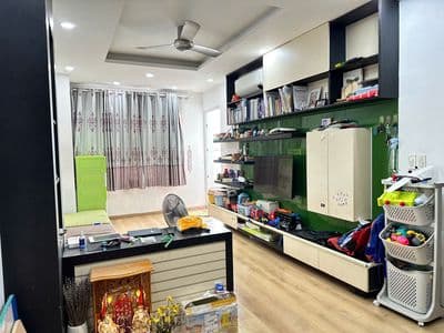 Chcc screc tower quận 3 – 90m2 (3pn 2wc) tầng cao , giá 14 triệu