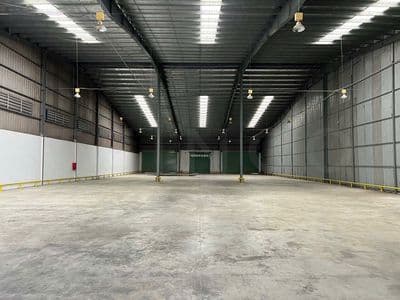 Kho xưởng 1.440 m² có DOCK có sân bãi rộng, trong KCN Tân Phú Thạnh