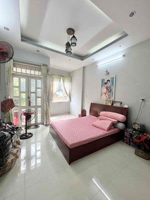 15 triệu nhà nguyên căn hẻm xe hơi vườn lài Diện tích : 4x18m trệt 3