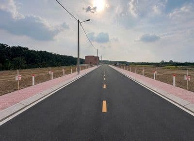 Bán đất mặt tiền đường nhựa - trung tâm phường -chỉ cần 200tr iệu