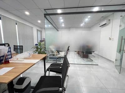 CHo thuê văn Phòng Vạn Phúc như hình giá 8tr