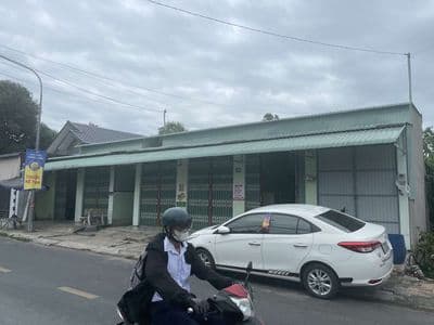 Bán đất nền tặng nhà cấp 4