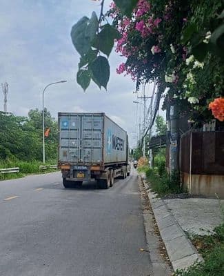 Cho thuê kho xưởng mặt tiền xe container 320m²