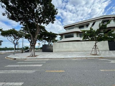 Cho thuê biệt thự góc 2 mặt tiền – view sông hàn