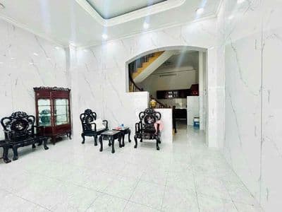 Cho thuê nguyên căn nhà gần nhà ga t3 sân bay