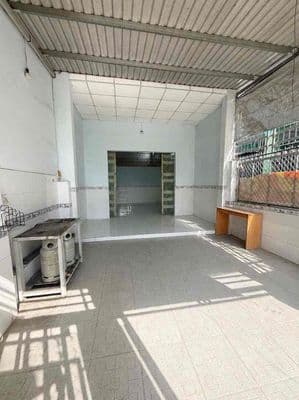 Nhà Nguyên Căn 2 P Ngủ Mặt Tiền Hẻm 5M - Đường Cầu Xây