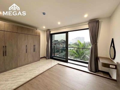 Nhà mới, oto đỗ cửa, *** 1 phòng, ngay gần hồ tây