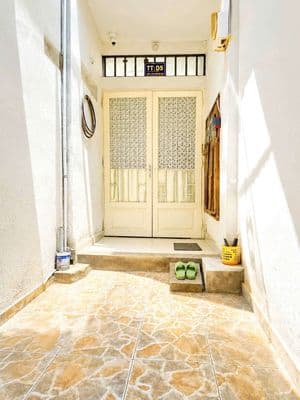 34m2- nhà diện tích to tô hiệu giá quá mềm, sân để xe rộng rãi