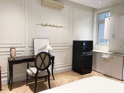 Studio ban công rộng, sang trọng