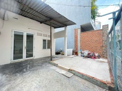 Cho thuê nhà c4 100m2 đường gò dưa - gần chợ tam bình. p tam bình.