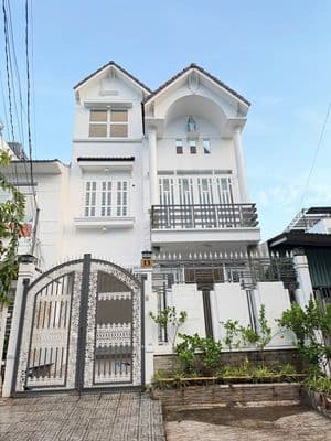 Biệt thự giá rẻ khu dân cư yên tĩnh ở Bình Chánh