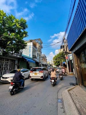 Nhà 4x13m – 4 tầng – chỉ 5.x tỷ – không lộ giới – gần aeon tân phú