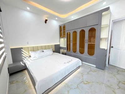 Nhà đẹp ngang 8m, hxh ngay lã xuân oai, shr, khu nhà giàu