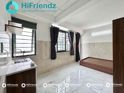 Studio ban công full nội thất ngay cv làng hoa