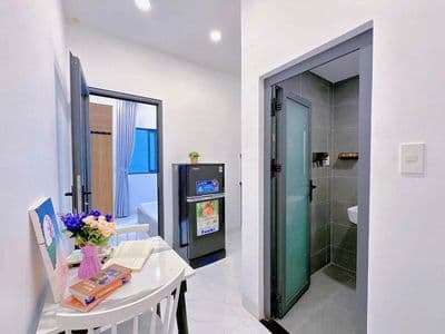 Căn hộ trung tâm máy giặt riêng 35m2 tách bếp, gần chợ Tân Định, ISB