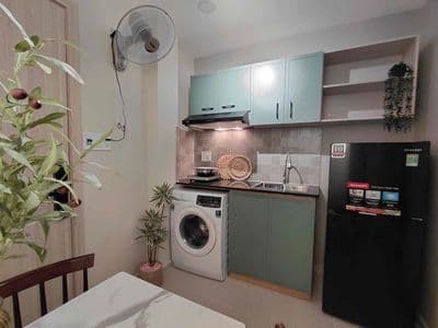 2 phòng ngủ ban công tách bếp full nội thất