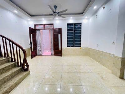 Bán nhà 35m² 5 tầng trung tâm Thanh Trì, hơn 6 tỷ