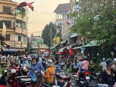 Bán nhà mặt tiền KD buôn Bán 3tyx Trục chính Kdc Binh hoà 3t