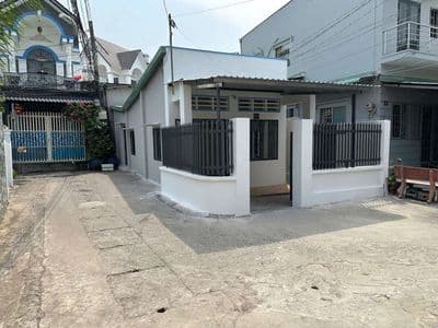 Chỉ : 2,2 tỷ– nhà cấp 4 phú cường, chỉ 100m ra thích quảng đức- tdm bd