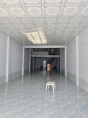 Cho thuê nhà 4,5x30m cấp4 trống suốt, đ lê trọng tấn
